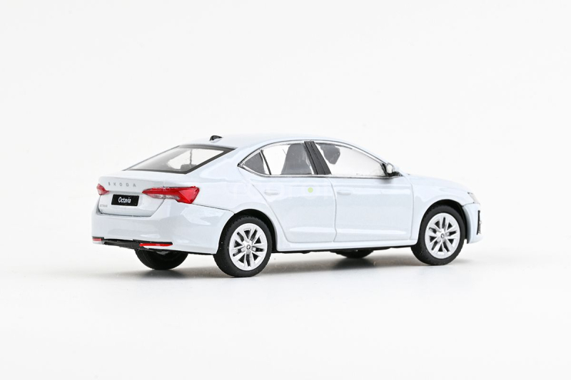 Abrex Škoda Octavia IV FL (2024) 1:43 - Bílá Moon Metalíza