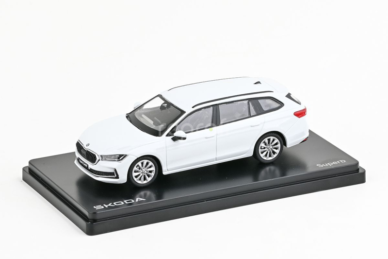Abrex Škoda Superb IV Combi (2023) 1:43 - Bílá Purity