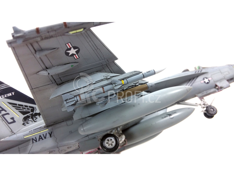 Academy Boeing F/A-18E VFA-143 USN Pukin Dogs (1:72)