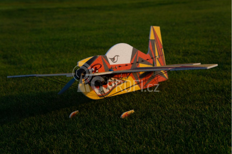 Akrobatický model EXTRA 300, 800mm stavebnice