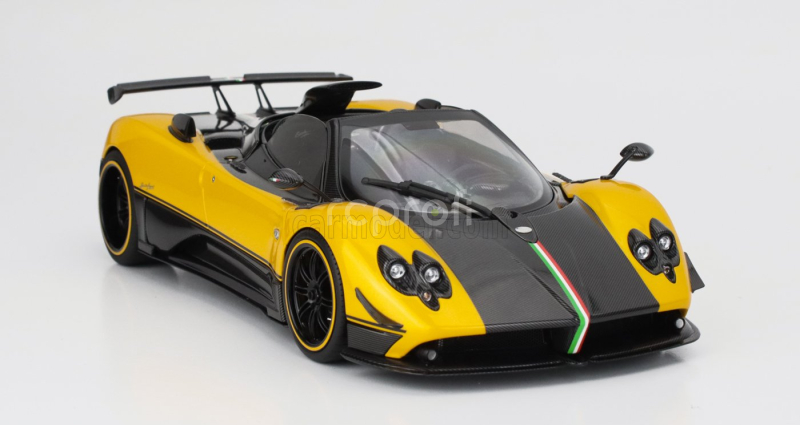 Almost-real Pagani Zonda 5 Cinque Roadster 2009 1:18 Žlutý Černý Uhlík