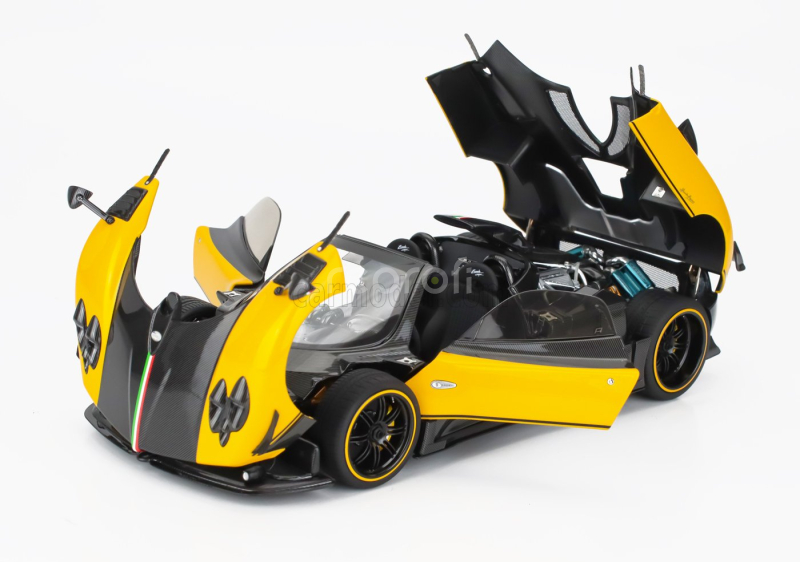 Almost-real Pagani Zonda 5 Cinque Roadster 2009 1:18 Žlutý Černý Uhlík
