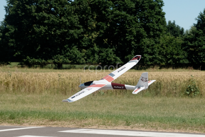 RC letadlo Alpha 1500 V2 ARF, červená