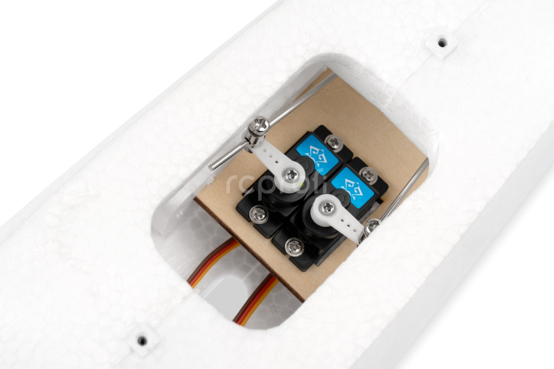 RC letadlo Alpha 1500 V2 ARF, červená