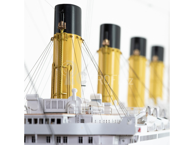 AMATI R.M.S. Titanic 1:250 kit