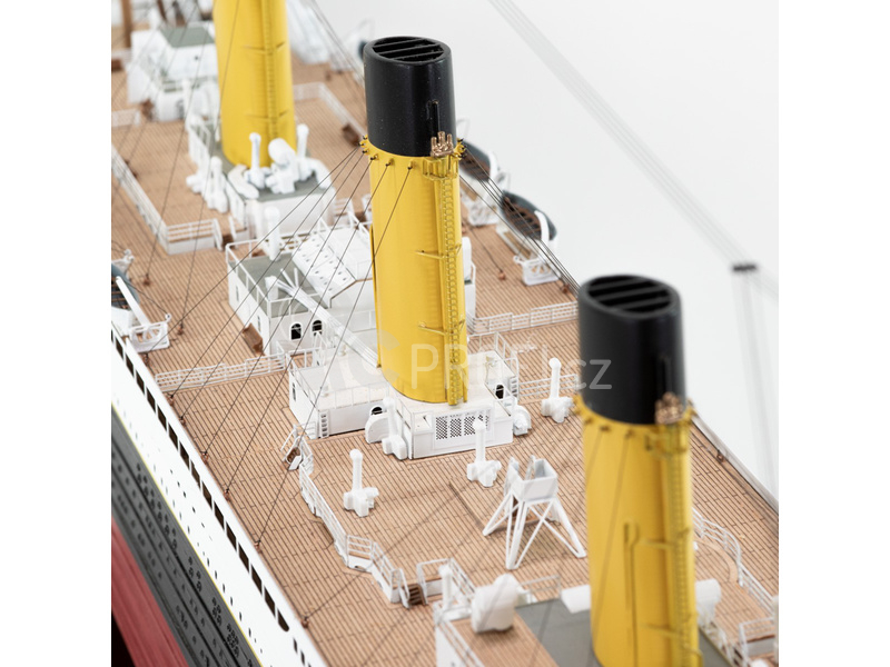 AMATI R.M.S. Titanic 1:250 kit