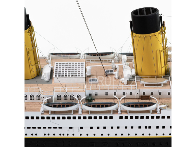 AMATI R.M.S. Titanic 1:250 kit