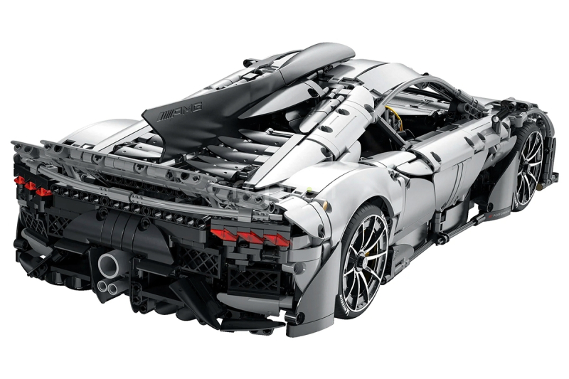 AMG One - stavebnice z kostek