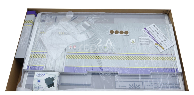 Atlantic Vetrina display box Diorama Parcheggio - Parking - Cars Not Included - Lungh.lenght Cm 68.5 X Largh.width Cm 43.0 X Alt.height Cm 30.0 1:18 Různé