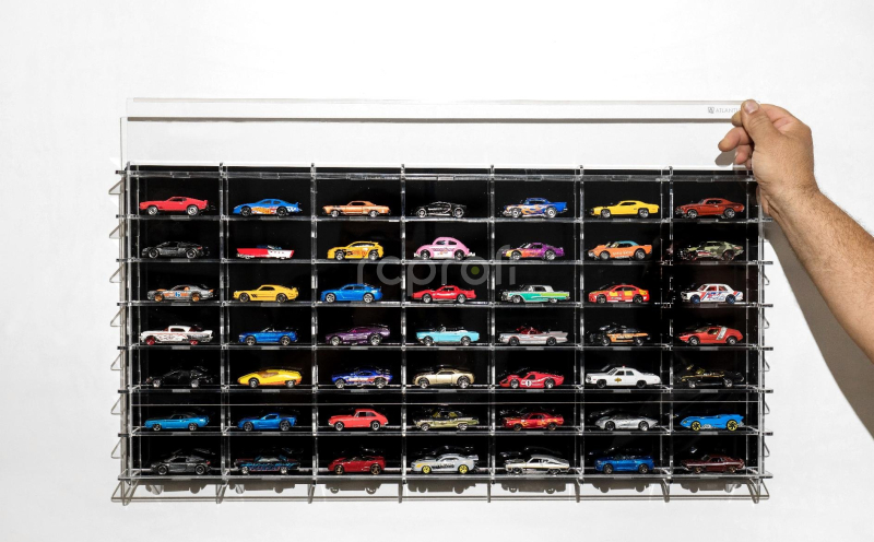 Atlantic Vetrina display box Espositore - For 49 Cars 1/64 Lungh.lenght Cm 78.0 X Largh.width Cm 8.0 X Alt.height Cm 38.0 (altezza Utile Tra I Ripiani Cm 4.5 Inner Height Among Shelves) 1:64 Plastový Displej