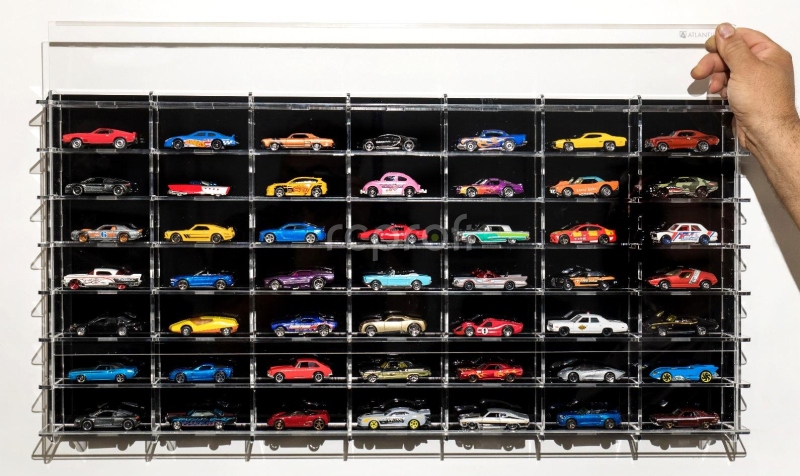 Atlantic Vetrina display box Espositore - For 49 Cars 1/64 Lungh.lenght Cm 78.0 X Largh.width Cm 8.0 X Alt.height Cm 38.0 (altezza Utile Tra I Ripiani Cm 4.5 Inner Height Among Shelves) 1:64 Plastový Displej