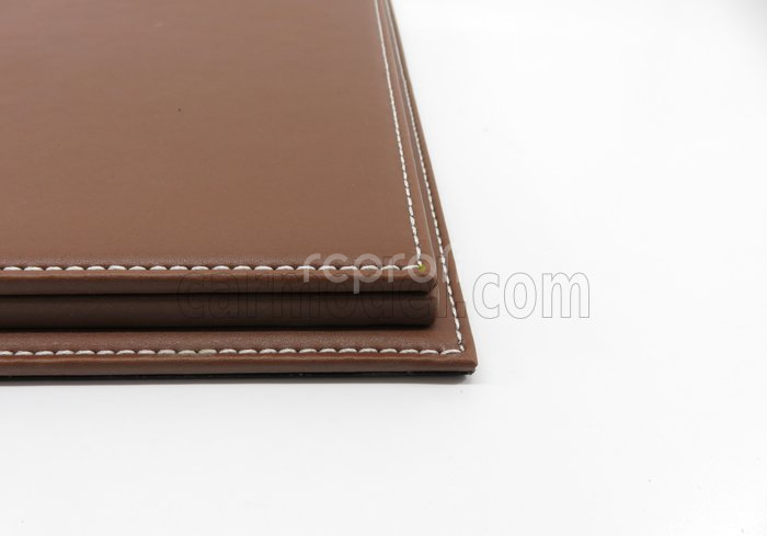 Atlantic Vetrina display box Molhouse Base In Pelle Marrone - Leather Base Brown - Lungh.lenght Cm 65.0 X Largh.width Cm 31.0 X Alt.height Cm 21.5 (altezza Interna  Cm 19.0) 1:8 Plastový Displej