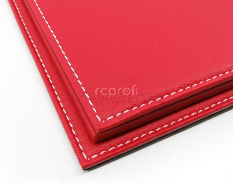 Atlantic Vetrina display box Molhouse Base In Pelle Rossa - Leather Base Red - Lungh.lenght Cm 65.0 X Largh.width Cm 31.0 X Alt.height Cm 21.5 (altezza Interna Cm 19.0) 1:8 Červená - Plastový Displej