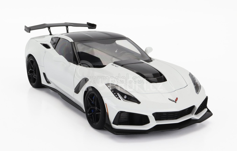 Autoart Chevrolet Corvette C7 Zr1 2017 1:18 Arctic White