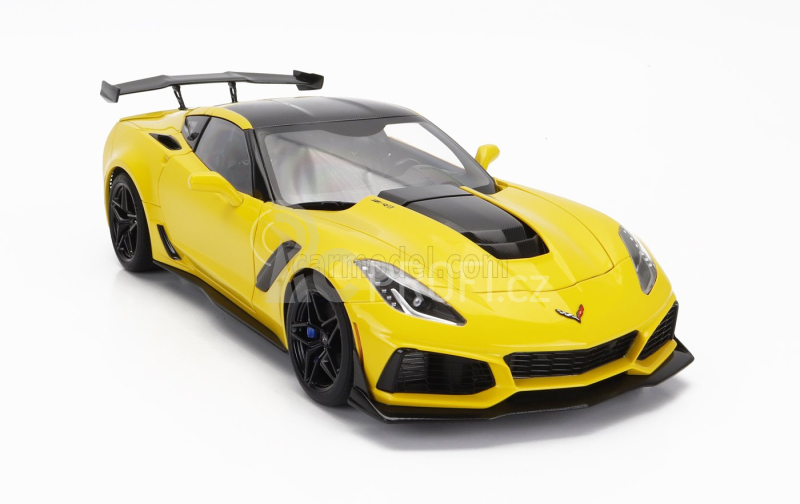Autoart Chevrolet Corvette C7 Zr1 2017 1:18 Závodní Žlutá
