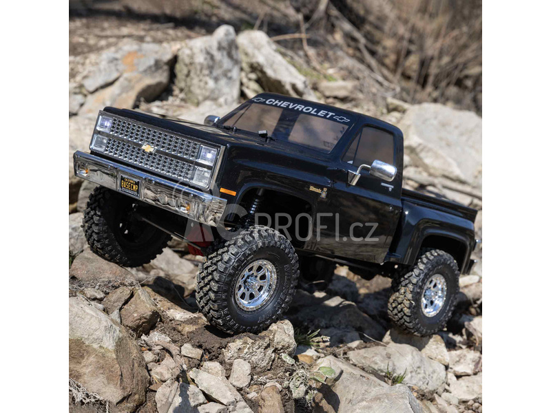 RC auto Axial SCX10 III Base Camp 1:10 4WD Chevy K10 1982 RTR, černá