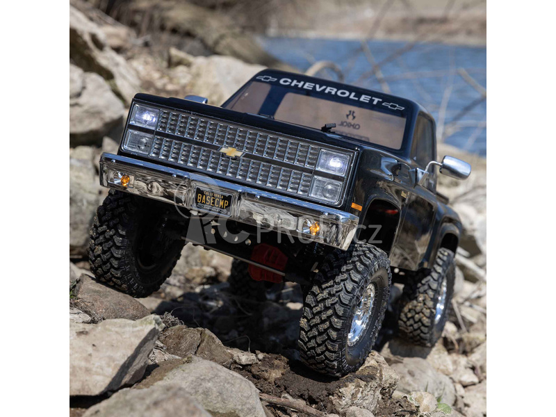 RC auto Axial SCX10 III Base Camp 1:10 4WD Chevy K10 1982 RTR, černá