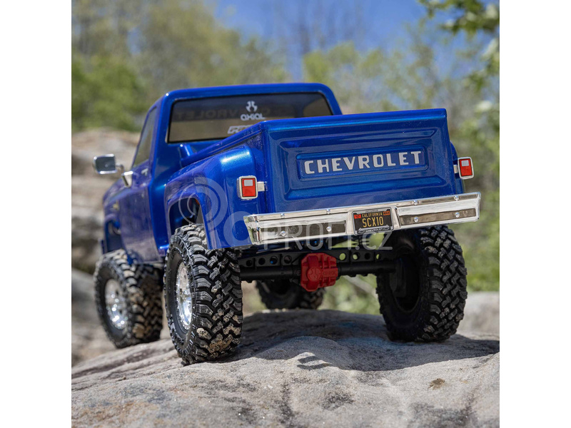 RC auto Axial SCX10 III Base Camp 1:10 4WD Chevy K10 1982 RTR, černá