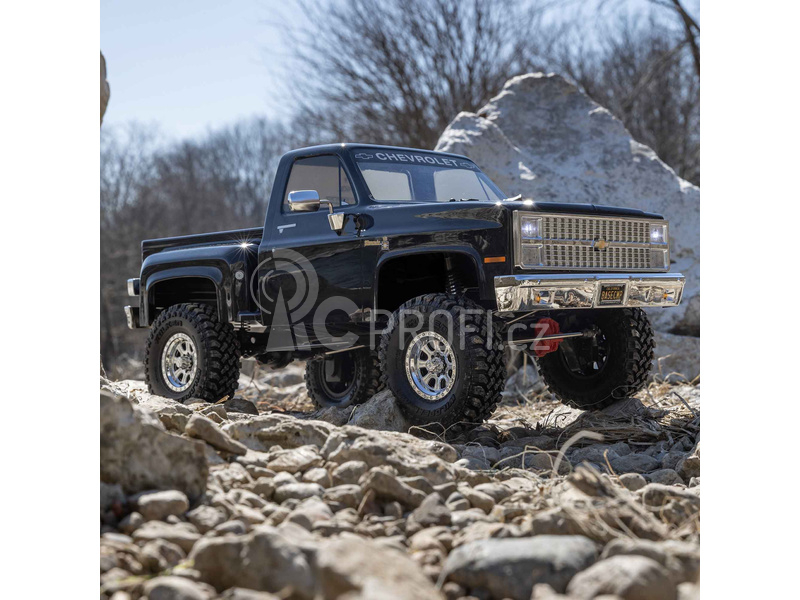 RC auto Axial SCX10 III Base Camp 1:10 4WD Chevy K10 1982 RTR, černá