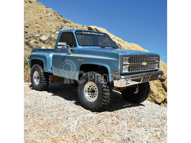 RC auto Axial SCX10 III Base Camp Chevrolet K10 1982 RTR