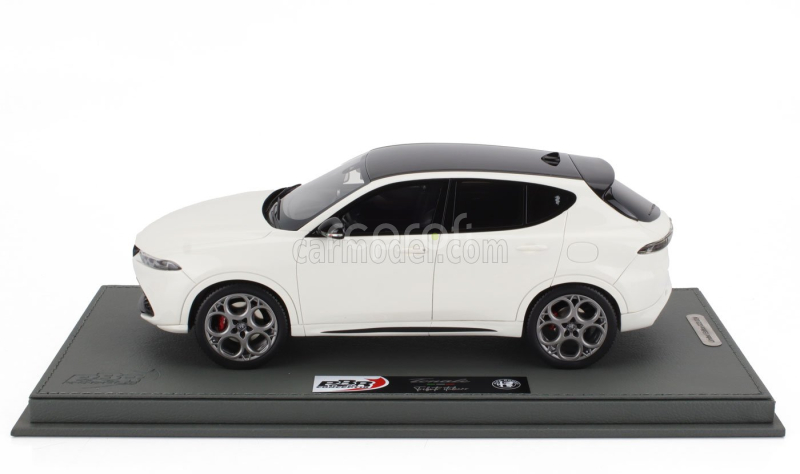 Bbr-models Alfa romeo Tonale Tributo Black Roof 2023 - Con Vetrina - With Showcase 1:18 Bianco Alfa - Bílá Černá