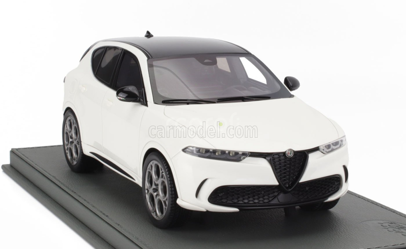 Bbr-models Alfa romeo Tonale Tributo Black Roof 2023 - Con Vetrina - With Showcase 1:18 Bianco Alfa - Bílá Černá