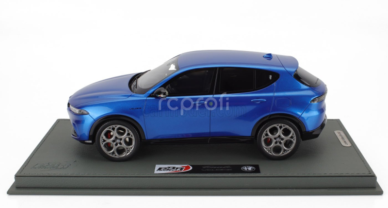 Bbr-models Alfa romeo Tonale Veloce Plug-in Hybrid 2023 - Con Vetrina - With Showcase 1:18 Blu Misano - Blue Met