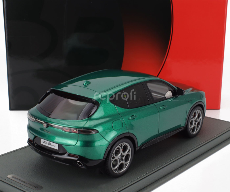 Bbr-models Alfa romeo Tonale Veloce Plug-in Hybrid 2023 - Con Vetrina - With Showcase 1:18 Verde Montreal - Green Met