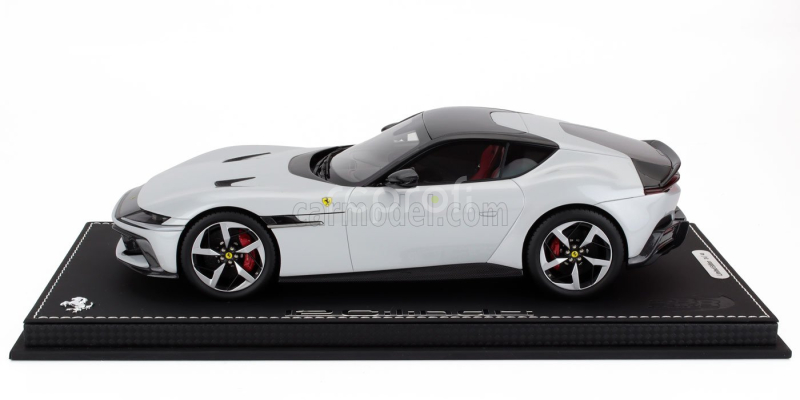 Bbr-models Ferrari 12cilindri Coupe V12 830cv 2024 - Con Vetrina - With Showcase 1:18 Bianco Artico - Bílá Met
