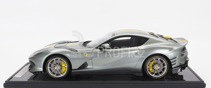 Bbr-models Ferrari 812 Competizione 2021 - Con Vetrina - With Showcase 1:12 Grigio Coburn - Šedá Met Žlutá