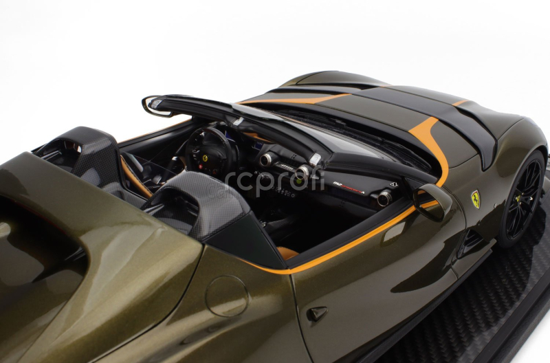 Bbr-models Ferrari 812 Competizione A Spider 2022 - Con Vetrina - With Showcase 1:12 Verde Volterra - Zelená Se Žlutou