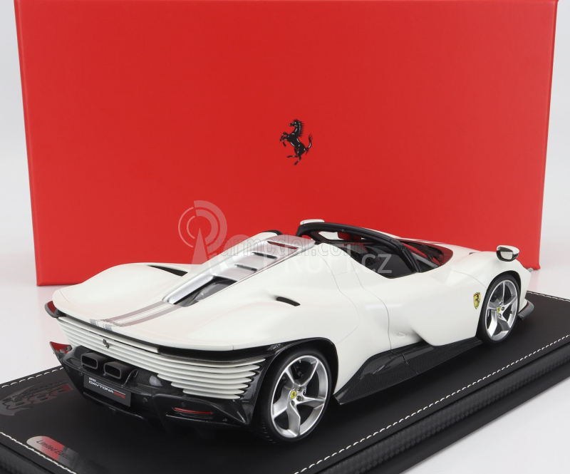Bbr-models Ferrari Daytona Sp3 Open Roof Icona 2022 1:18, bílá