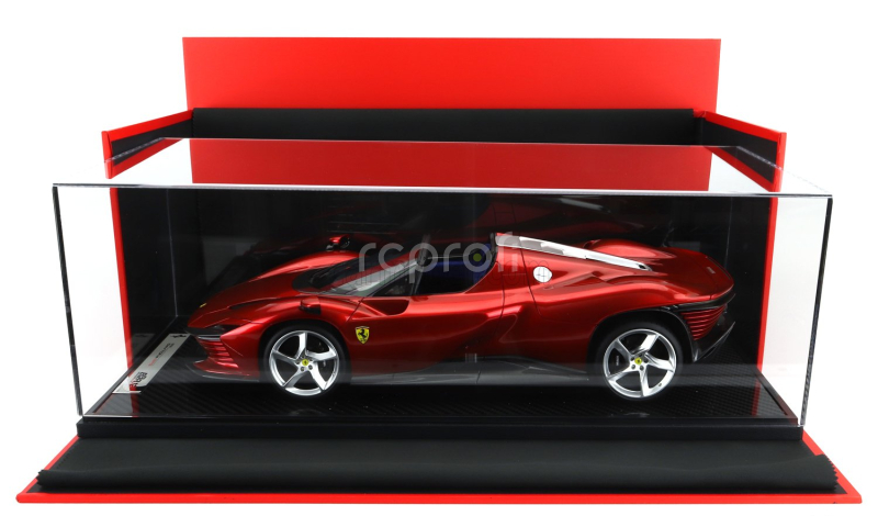 Bbr-models Ferrari Daytona Sp3 Serie Icona Open Roof 2022 - Con Vetrina - With Showcase 1:12 Rosso Magma - Červený Met