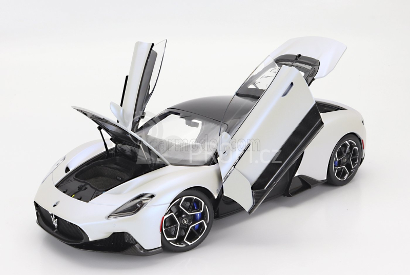 Bbr-models Maserati Mc20 Gloss Black Roof 2020 1:18 Bianco Audace - Bílá
