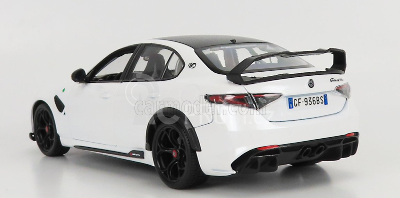 Bburago Alfa romeo Giulia Gtam 2020 1:18 Bianco Trofeo - Bílá