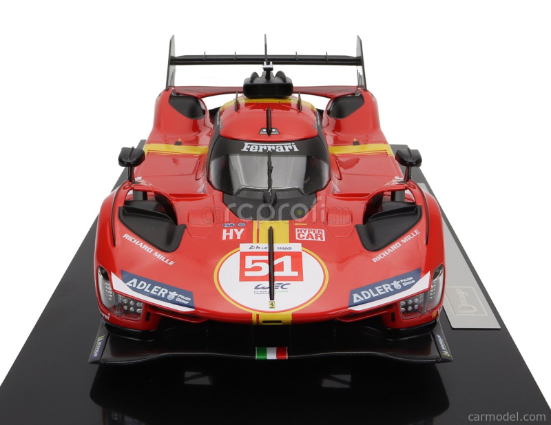 Bburago Ferrari 499p 3.0l Turbo V6 Team Ferrari Af Corse N 51 Winner 24h Le Mans 2023 Alessandro Pier Guidi - James Calado - Antonio Giovinazzi  - With Showcase - Exclusive Carmodel 1:18 Červená Žlutá Černá