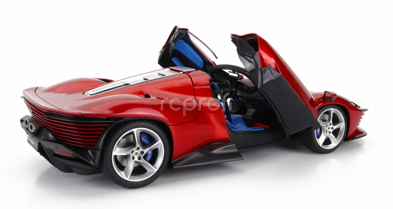Bburago Ferrari Daytona Sp3 Spider Open Roof 2022 1:18 Rosso Magma - Červený Met