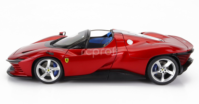 Bburago Ferrari Daytona Sp3 Spider Open Roof 2022 1:18 Rosso Magma - Červený Met