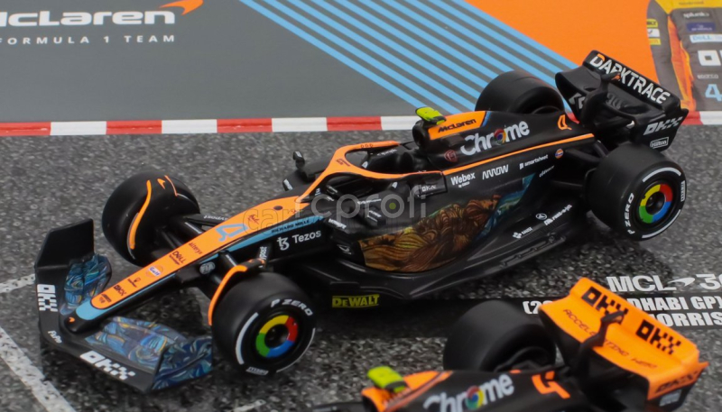 Bburago Mclaren F1  Set 4x - Team Mclaren Mcl36 N 4 Abu Dhabi Gp 2022 - Mcl60 N 4 Singapore Gp - Monaco Gp - British Gp 2023 Lando Norris 1:43 Oranžová Černá Bílá