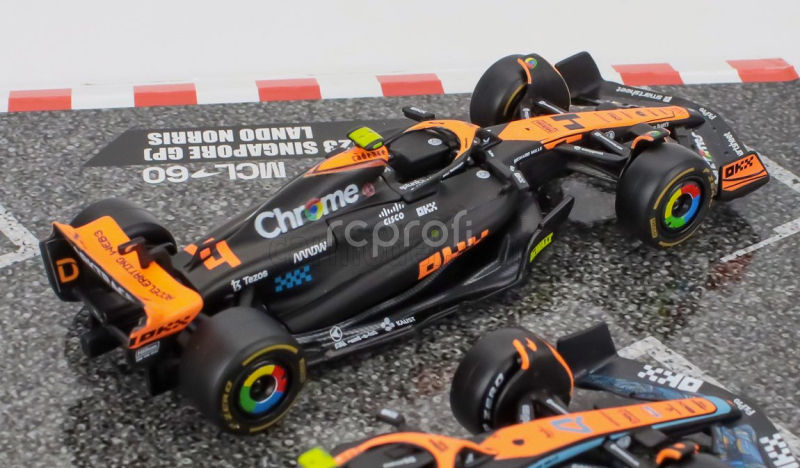 Bburago Mclaren F1  Set 4x - Team Mclaren Mcl36 N 4 Abu Dhabi Gp 2022 - Mcl60 N 4 Singapore Gp - Monaco Gp - British Gp 2023 Lando Norris 1:43 Oranžová Černá Bílá