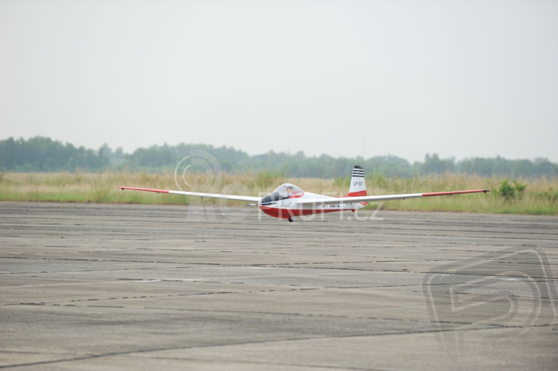 BH145 LF-107 Luňák větroň 6000 mm ARF