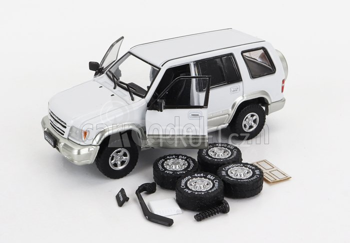 Bm-creations Isuzu Trooper Big Horn 1998 1:64 Bílé Stříbro