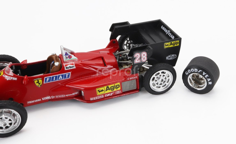 Brumm Iveco fiat Fiat Iveco 190 Truck Car Transporter Monaco Gp 1984 With 2x F1 Ferrari 126ck Turbo N 27 Michele Alboreto - N 28 Rene Arnoux + Figures And Accessories 1:43 Red