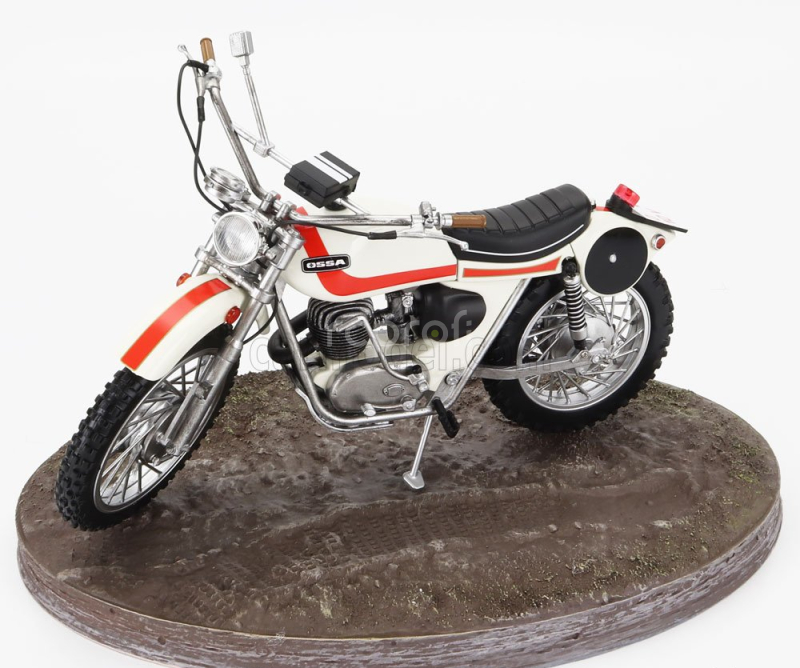 Clc-models Ossa 250 Ae73 Enduro 1973 With Terence Hill Small Action Figure - From Movie - Altrimenti Ci Arrabbiamo - Tv Series - Motorcycle 1:12 Bílá