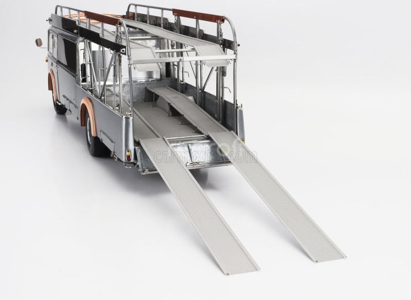 Cmc Fiat 642rn2 Truck Bartoletti F1 Ferrari Car Transporter 1957 1:18 Čirá Povrchová Úprava Šedá