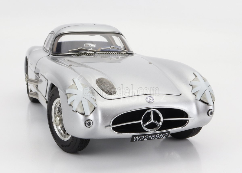 Cmc Mercedes benz 300 Slr Uhlenhaut Coupe N 15 Sweden Gp 1955 1:18 Silver