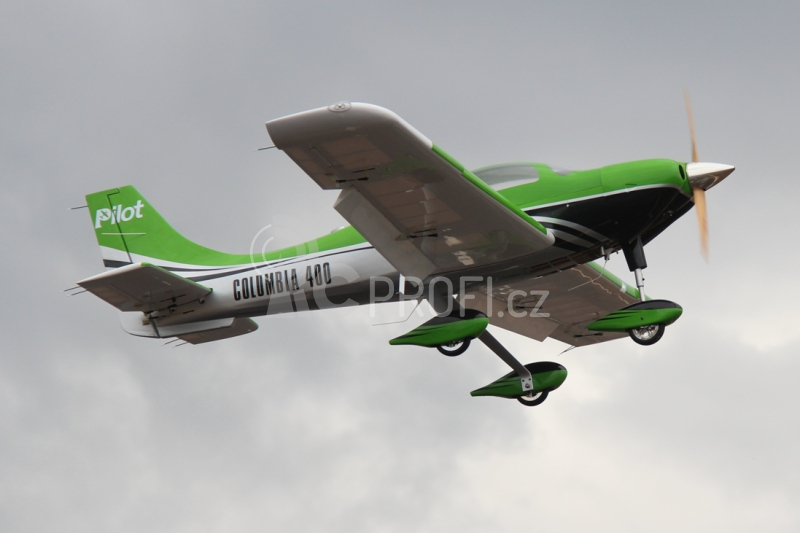 Columbia 400 scale 30% (3 250 mm) 50ccm (oranžovo/bílá)