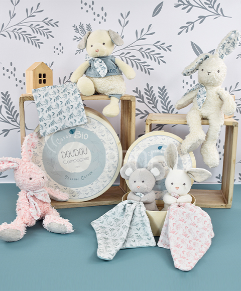 Doudou Plyšová myška s dečkou z  BIO bavlny 15 cm zeleno-bílá