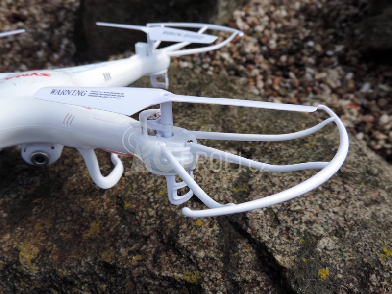BAZAR - RC dron Syma X5C s HD kamerou