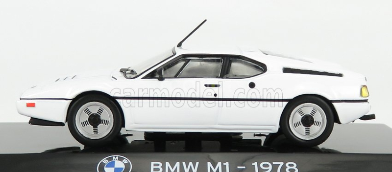 Edicola BMW M1 1978 - Con Vetrina - With Showcase 1:43 Bílá